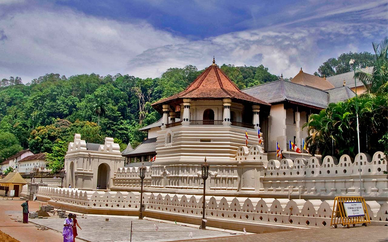 Dalada Maligawa | The Way Through